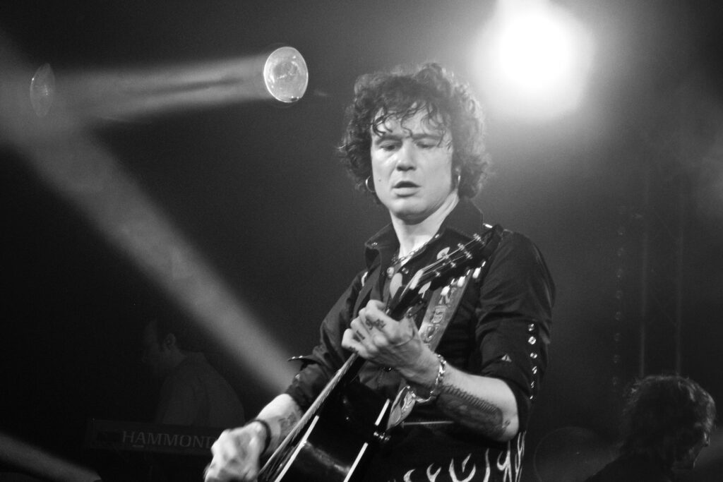 enrique bunbury net worth